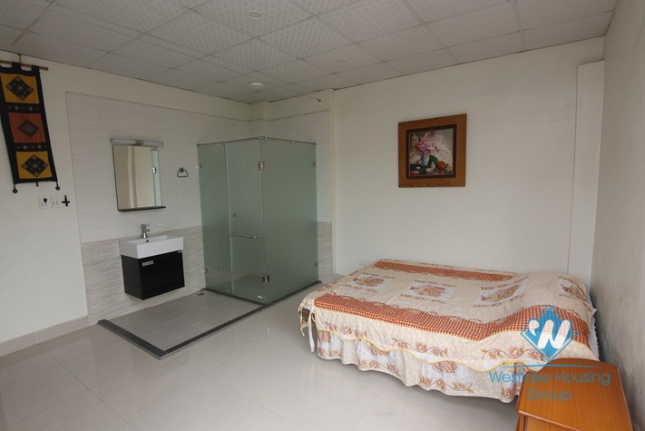 Three bedrooms house in Hoang Hoa Tham street, Ba Dinh district, Ha Noi.