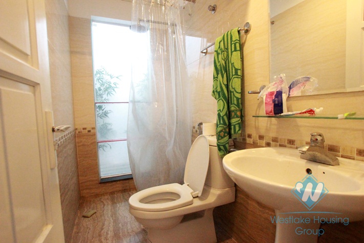 02 bedrooms and lake view apartment for rent in Nhat Chieu, Tay Ho, Hanoi