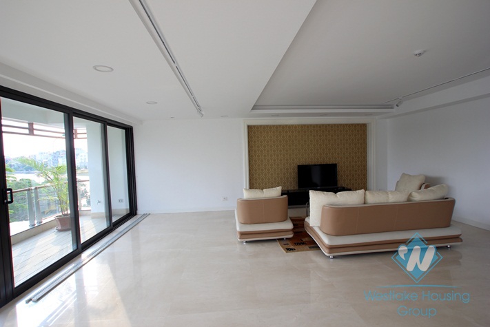 High class service apartment on the lake for rent in Tay Ho, Hanoi