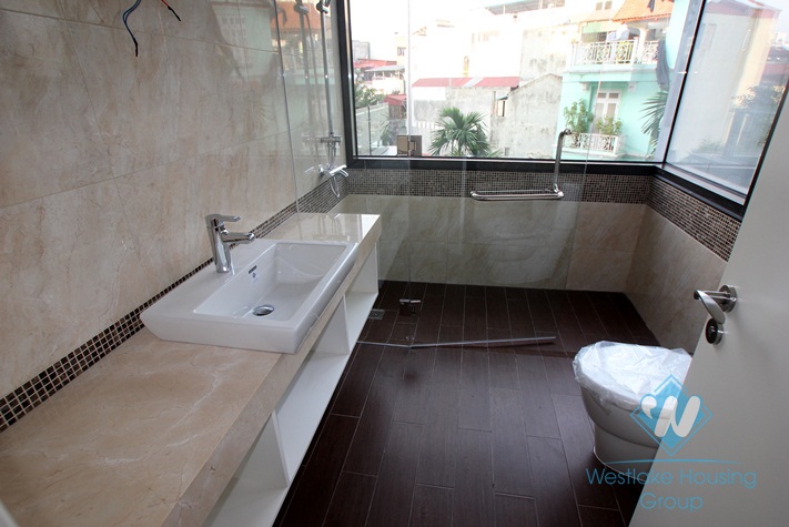 High class service apartment on the lake for rent in Tay Ho, Hanoi