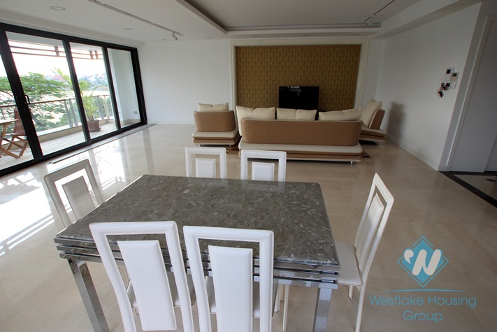 High class service apartment on the lake for rent in Tay Ho, Hanoi