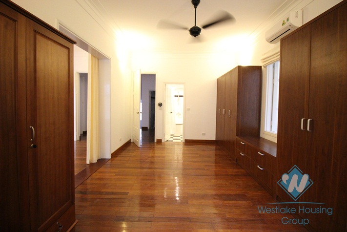 Big and nice yard house with swimming pool for rent in Tay Ho area 