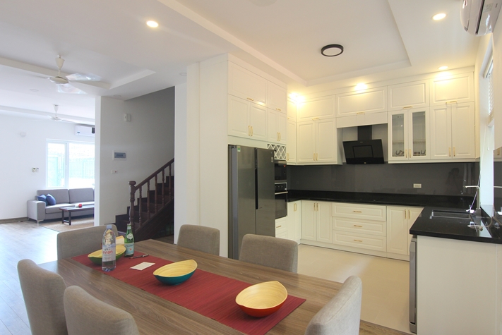 4 Bedrooms / 4 Bathrooms mini-villa in Xom Chua Westlake, Tay Ho, Ha Noi for rent
