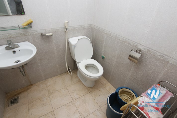 House with 4 bedroom for rent in Doi Can, Ba Dinh