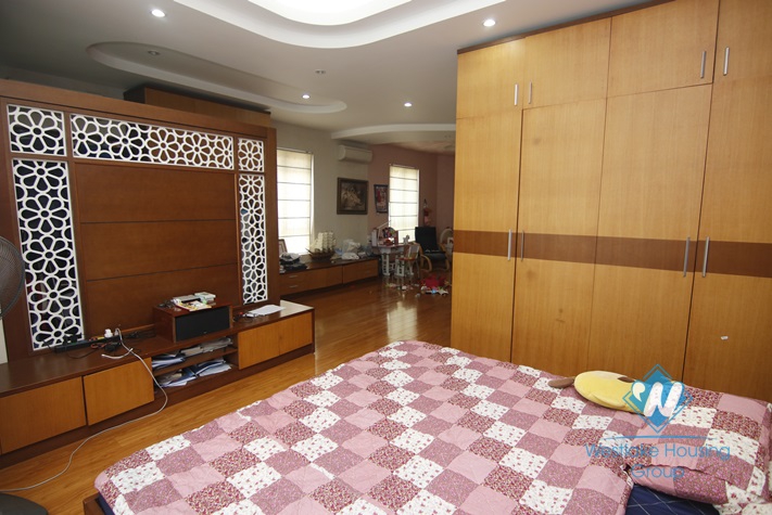 Big 05 bedrooms house with yard and nice garden for rent in Ba Dinh area.