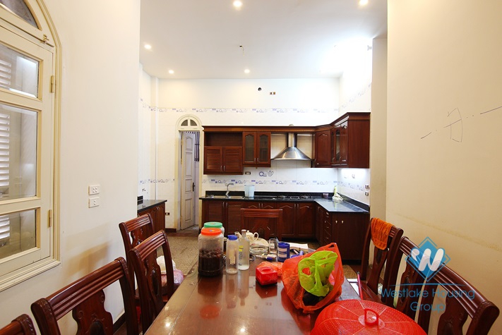 Luxury house for rent in Tay Ho District, Ha Noi 