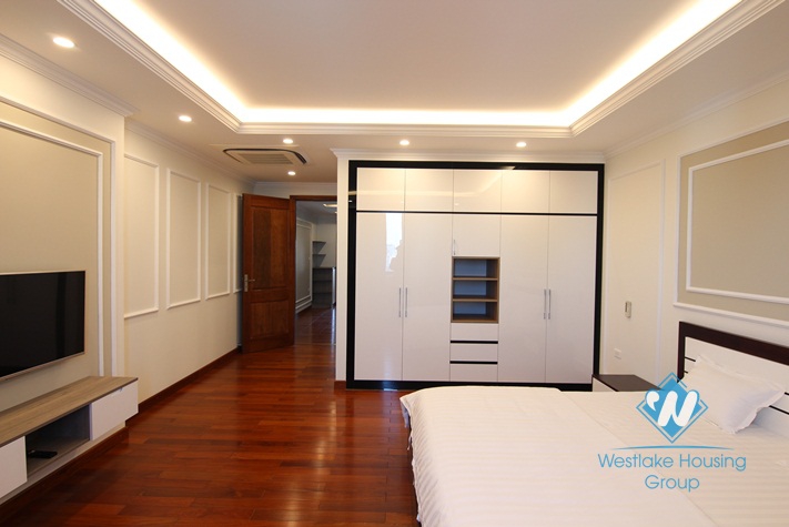 Yen Phu Village, Lake view with beautiful terrace apartment 