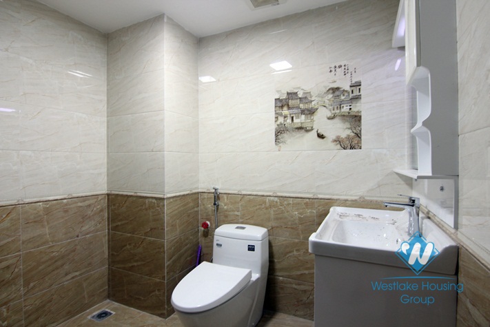 Big office for rent in main road of Lac long quan, Tay ho