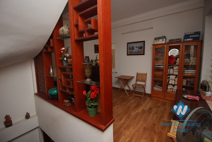 A nice and quiet house with 4 bedrooms for rent in Ba Dinh District