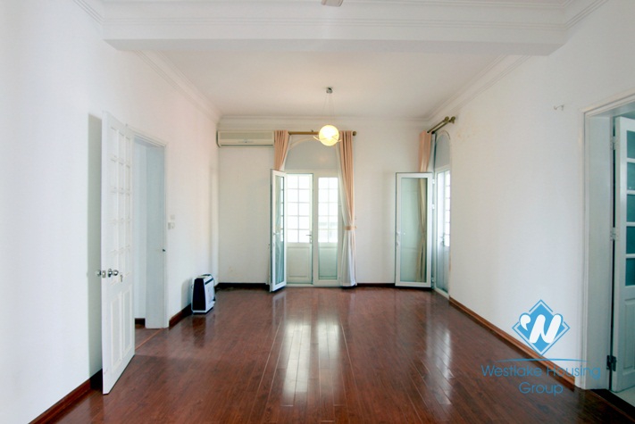 Nice house with stunning view of West lake on Au Co street, Tay Ho, Hanoi