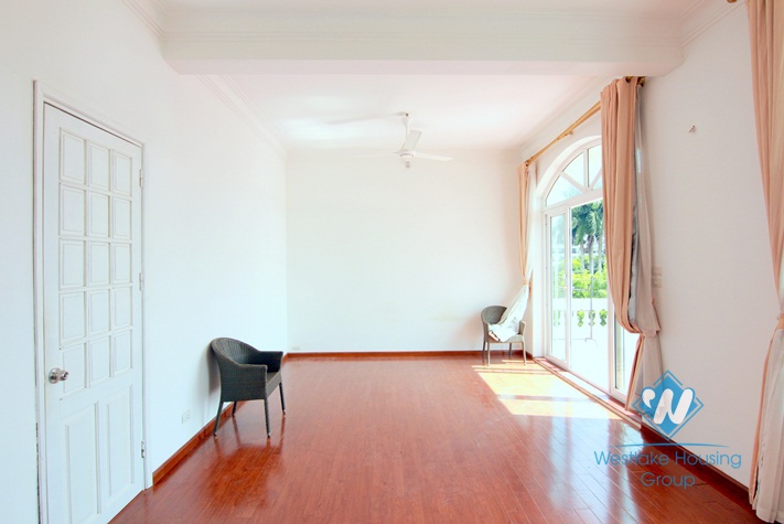 Nice house with stunning view of West lake on Au Co street, Tay Ho, Hanoi
