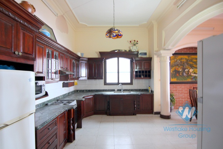 Four bedrooms house for rent in Tay Ho district, Ha Noi