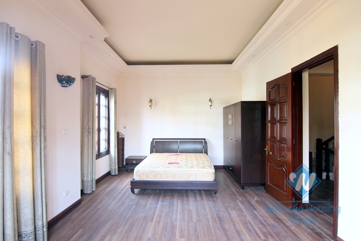 Four bedrooms house for rent in Tay Ho district, Ha Noi