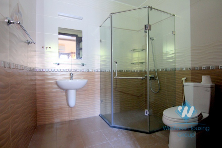 Four bedrooms house for rent in Tay Ho district, Ha Noi