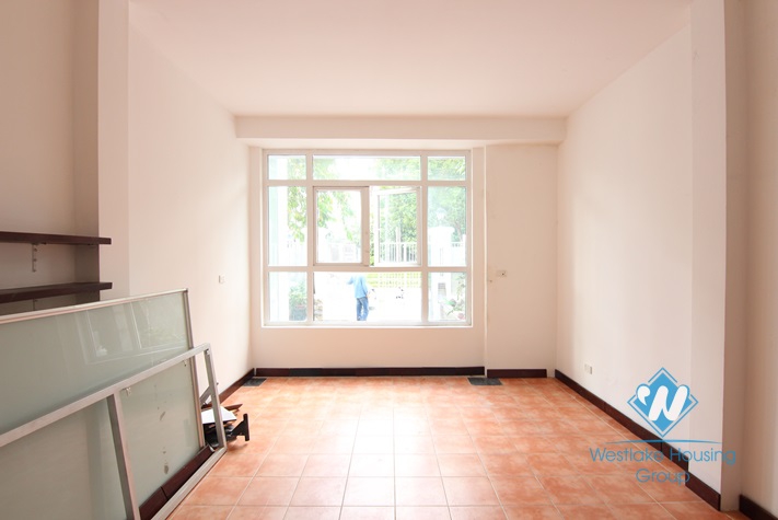 400 sqm villa with 4 bedrooms for rent in D block, Ciputra.