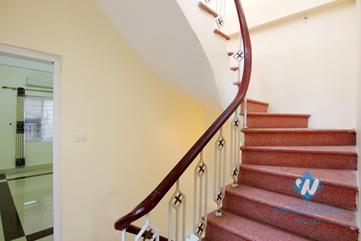 Cheap house with 3 bedrooms  for rent in Tay Ho area.