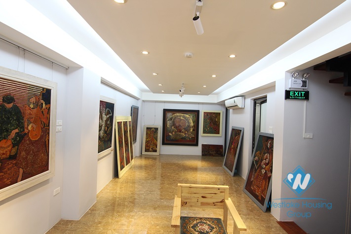 An office or make the restaurant for rent in Tay Ho area.