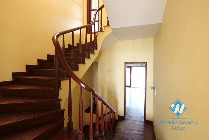 A large house with 5 bedrooms for rent in Tay Ho district