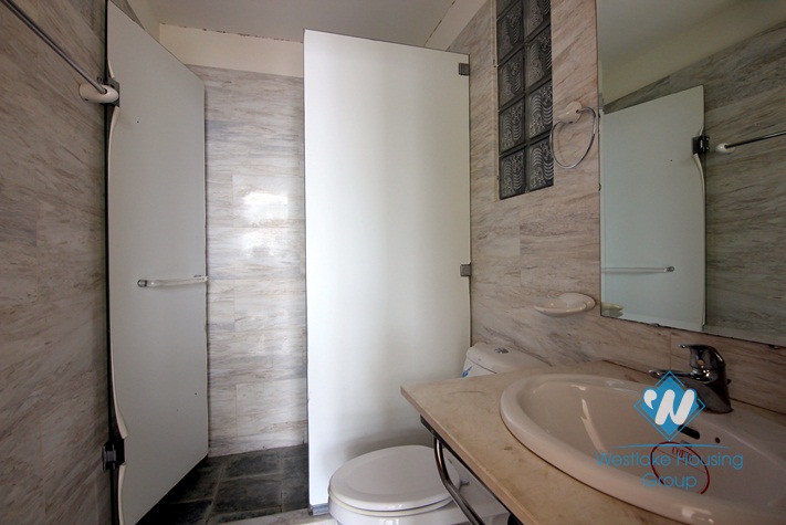 A large house with 5 bedrooms for rent in Tay Ho district