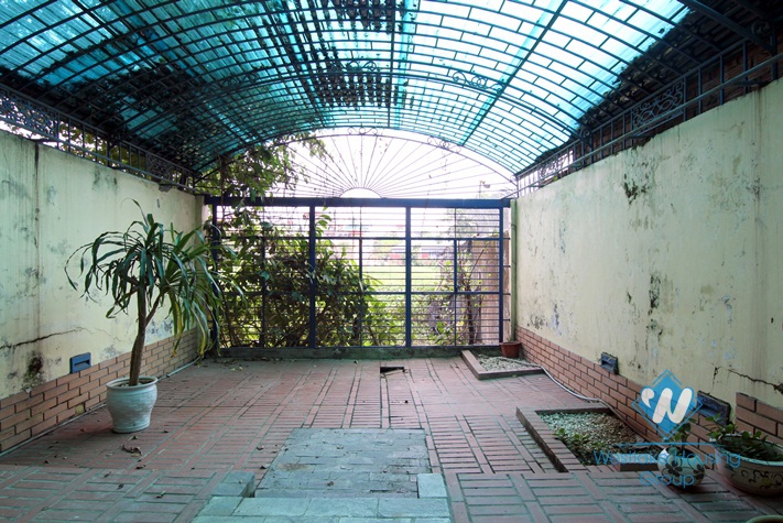 A large house with 5 bedrooms for rent in Tay Ho district