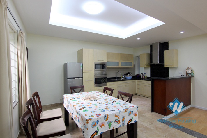 A nice 5 bedroom house by the West Lake side for rent in Tay Ho