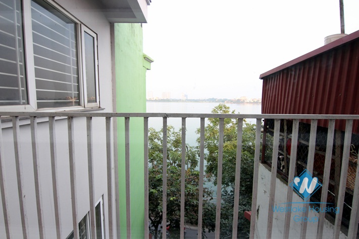 A nice 5 bedroom house by the West Lake side for rent in Tay Ho