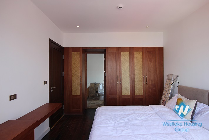 Penthouse apartment in Dang Thai Mai st for rent 