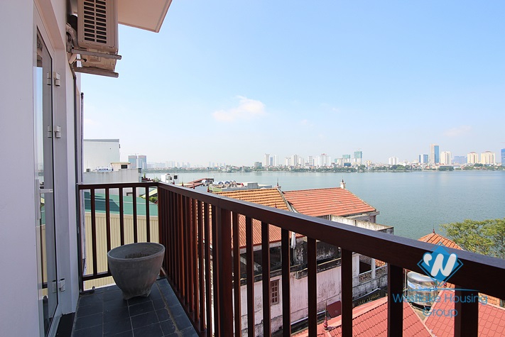 Penthouse apartment in Dang Thai Mai st for rent 
