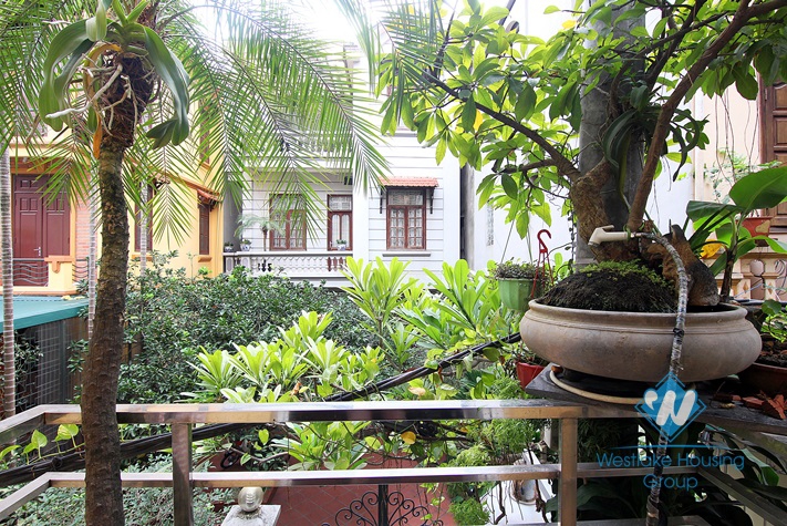 Affordable price house with 3 bedrooms in Au Co st, Tay Ho area.