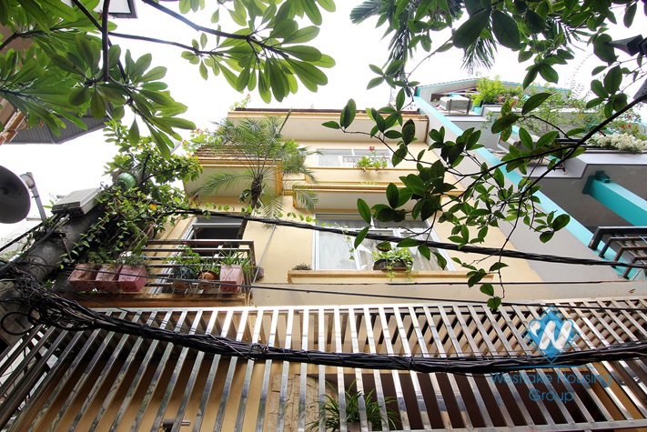 Affordable price house with 3 bedrooms in Au Co st, Tay Ho area.