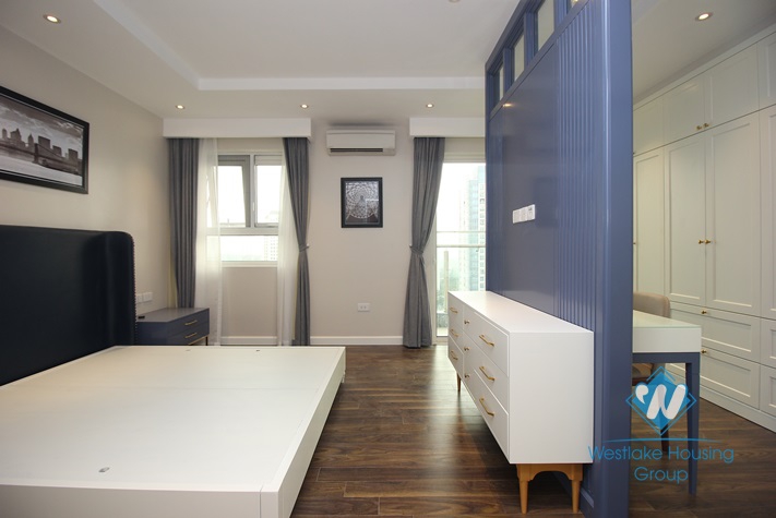 A delightful apartment with golf course view for rent in Ciputra