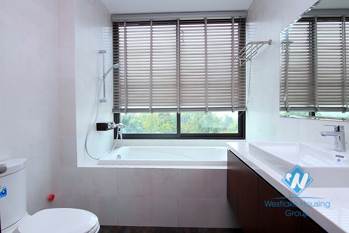 A luxury 4 bedroom apartment for rent in Dang Thai Mai, Tay Ho