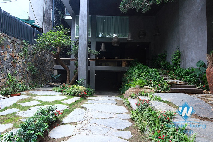 Beautiful place for open restaurant or office in Tay Ho area 