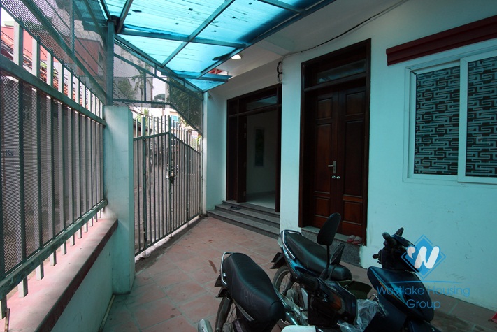 An affordable 5 bedroom house for rent in Au co, Tay ho