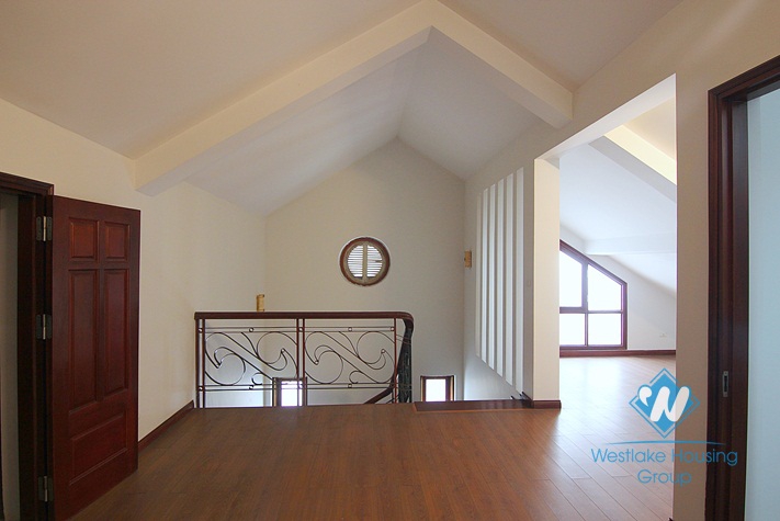 A massive villa for rent on Au Co street, Tay Ho District