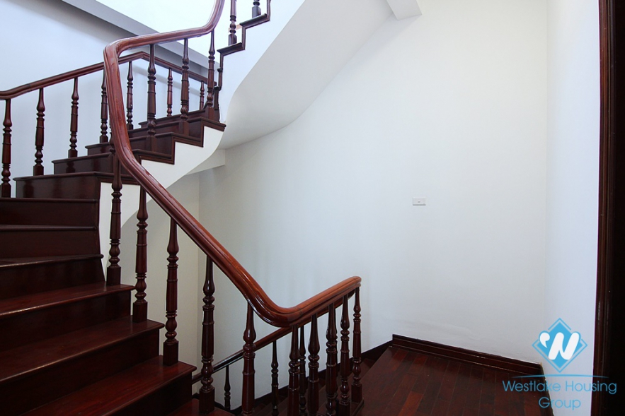 Spacious car accessible villa for rent in Tay Ho, Hanoi 
