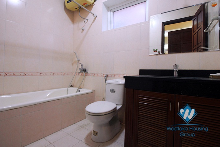 A good price 4 bedroom house for rent in Tay Ho street