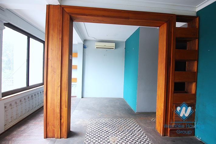 House for rent to make restaurant or an office in Xuan Dieu, Tay Ho.