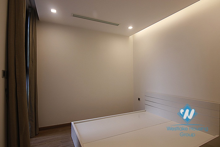 A delicate 2 bedroom apartment for rent in Vinhome Metropolis