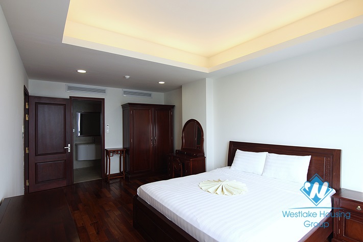 Big 04 bedrooms apartment for rent in Xuan Dieu st, Tay Ho District 