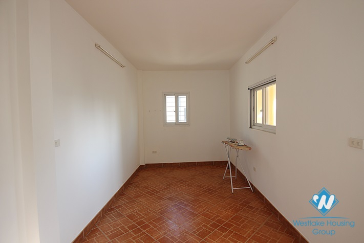 Cheap house with nice design for rent in Au Co st, Tay Ho District 