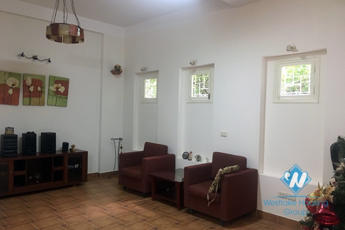 A cheap 4 bedroom house for rent in Doi Can, Ba dinh