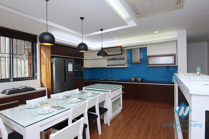 A 4 bedroom apartment with lake view in Tay Ho, Ha Noi