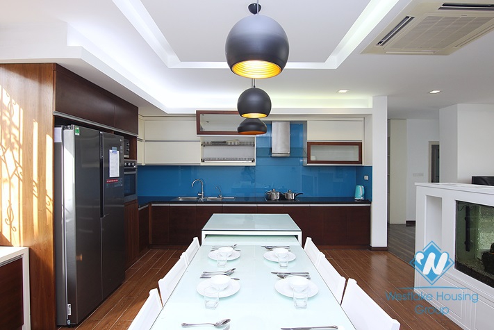 A 4 bedroom apartment with lake view in Tay Ho, Ha Noi