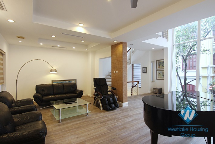 Morden 2 bedrooms house for rent in Dang Thai Mai, Tay Ho area