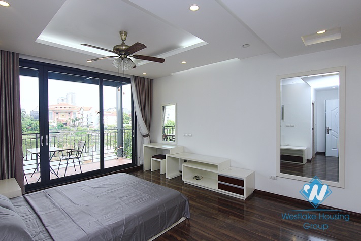 A 4 bedroom apartment with lake view in Tay Ho, Ha Noi