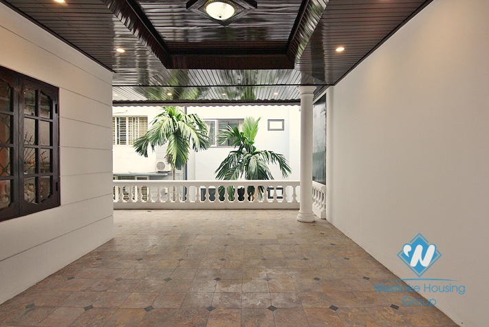 Cosy house with courtyard for rent in Tay Ho, Ha Noi