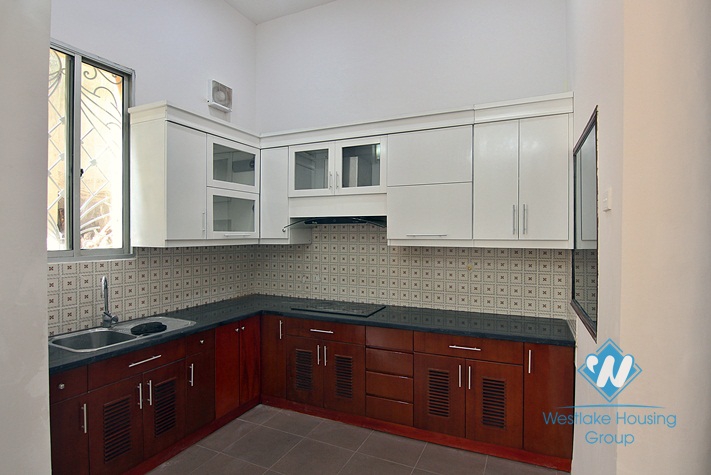 Cosy house with courtyard for rent in Tay Ho, Ha Noi