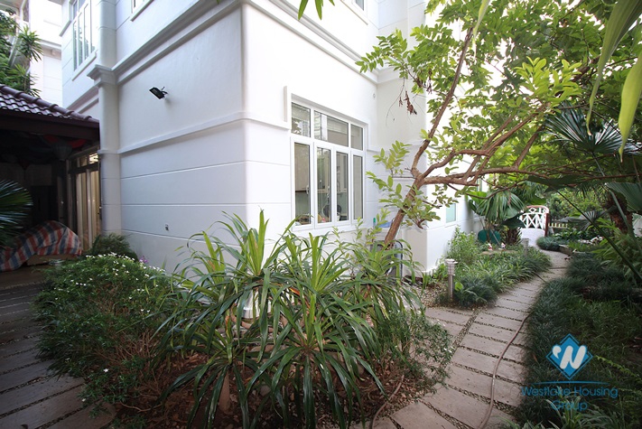 Modern and luxury villa with large garden for rent in Ciputra, Tay Ho, Hanoi