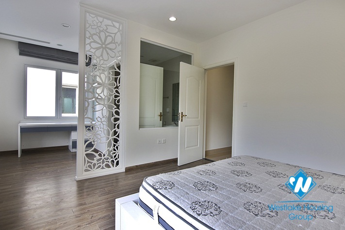 Modern and bright villa with garden for rent in Vinhomes Riverside, Long Bien, Hanoi